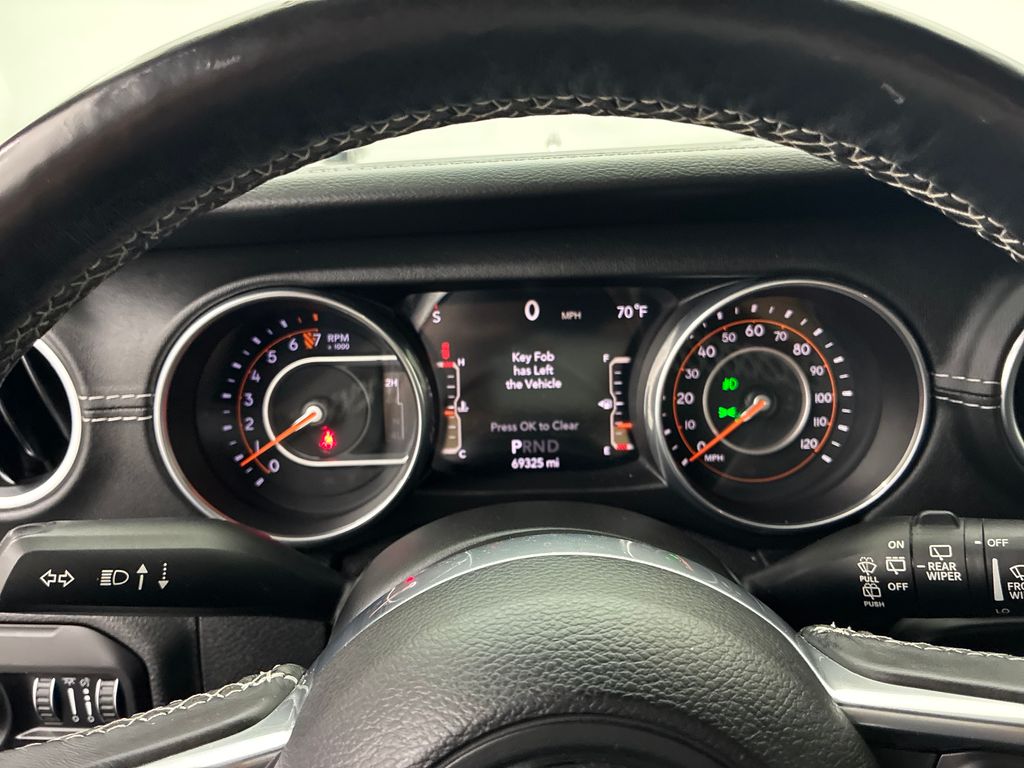 2018 Jeep Wrangler Unlimited Sahara photo 18