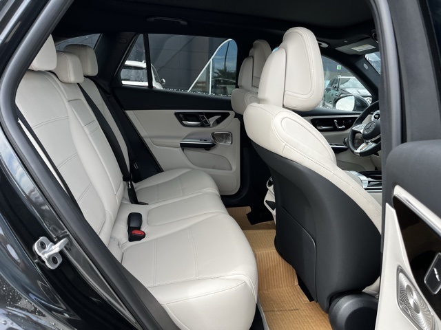 2026 Mercedes Benz GLC 300 photo 19