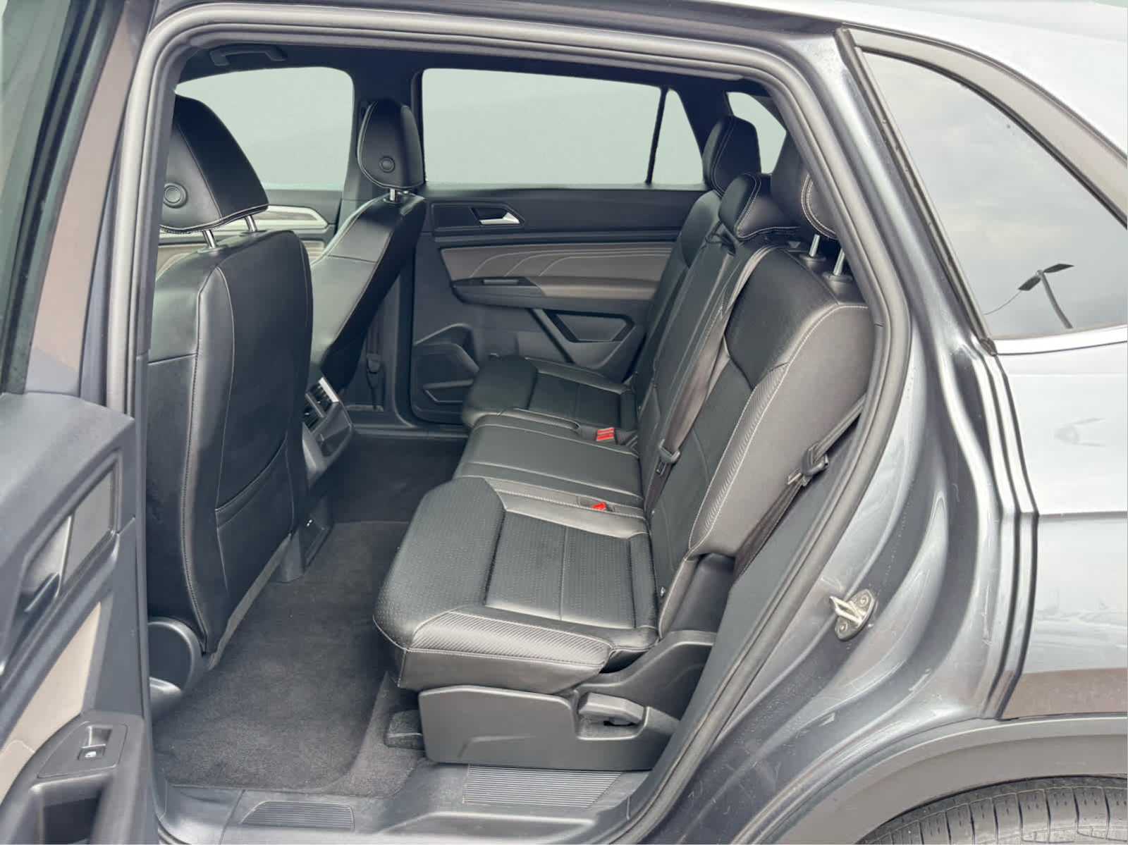 2023 Volkswagen Atlas Cross Sport V6 SE Technology photo 30