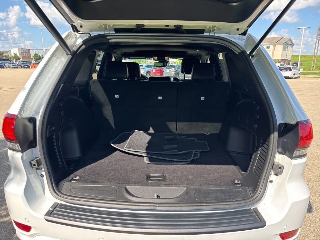 2021 Jeep Grand Cherokee Anniversary Edition photo 14