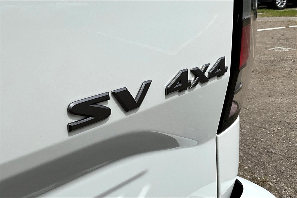 2022 Nissan Frontier SV photo 8