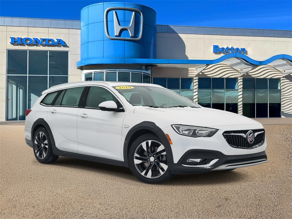 2019 Buick Regal TourX Essence's photo