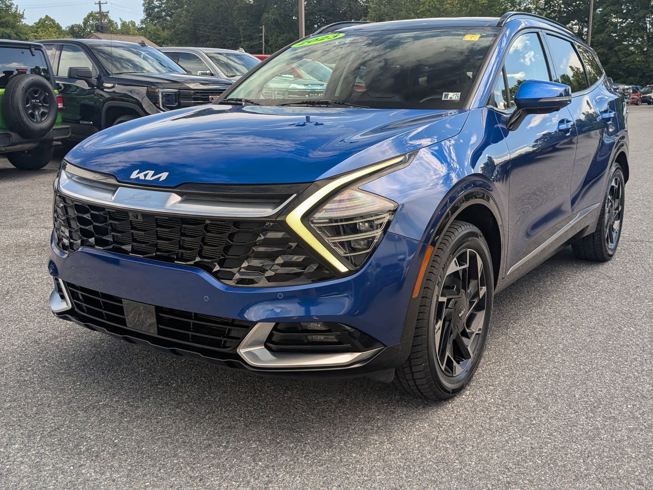 2023 Kia Sportage photo 3
