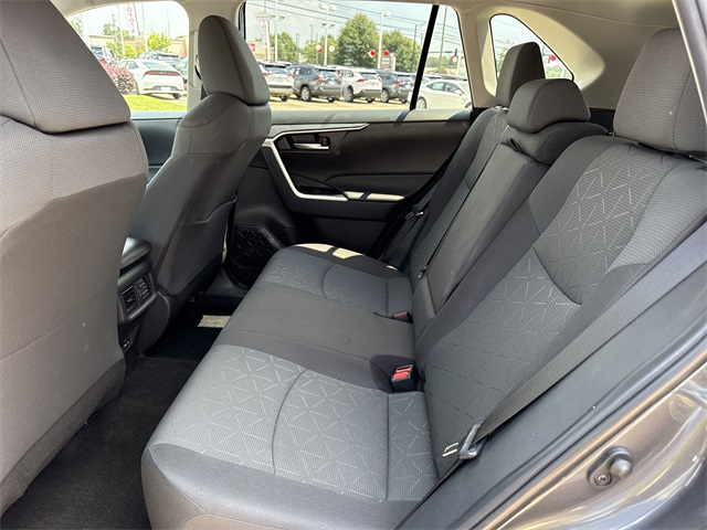 2024 Toyota RAV4 XLE photo 10