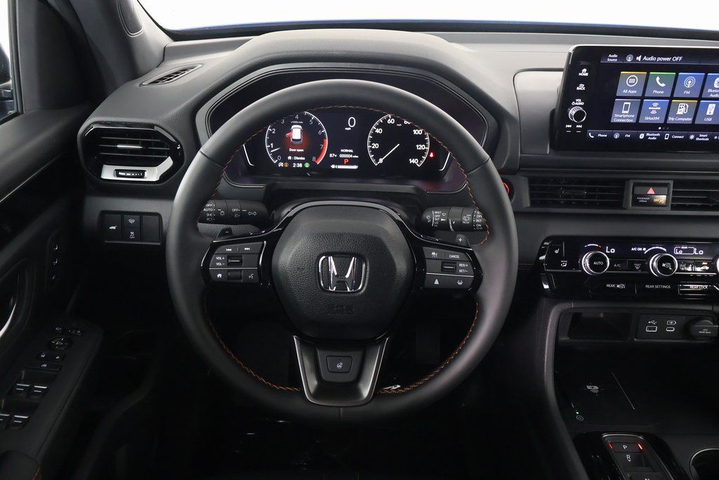 2025 Honda Pilot TrailSport photo 2