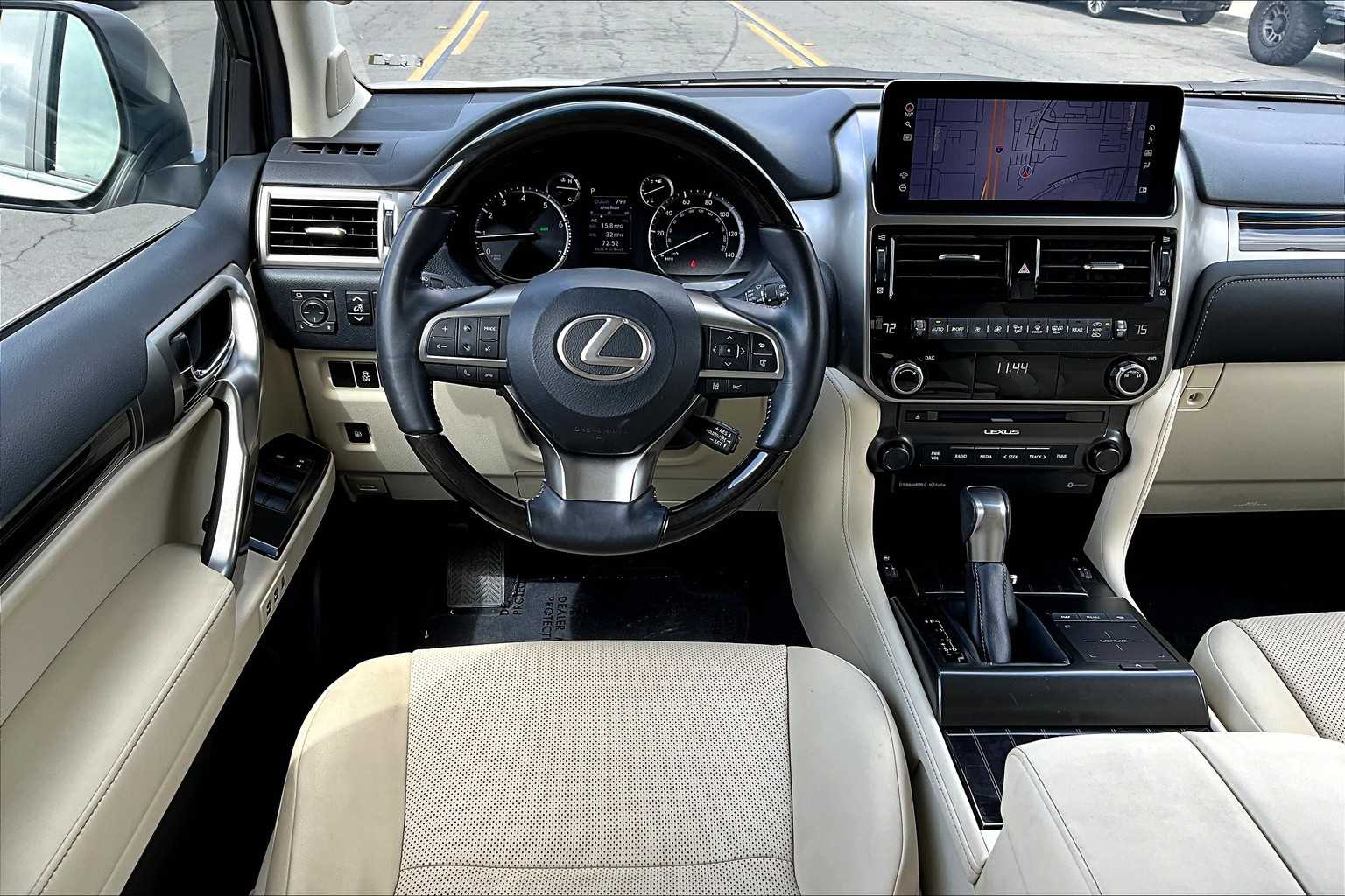 2023 Lexus GX 460 Premium photo 2
