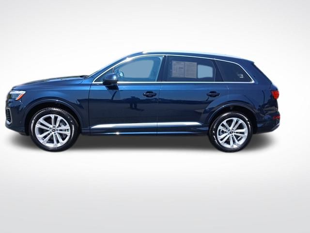 2025 Audi Q7 45 Premium Plus photo 3