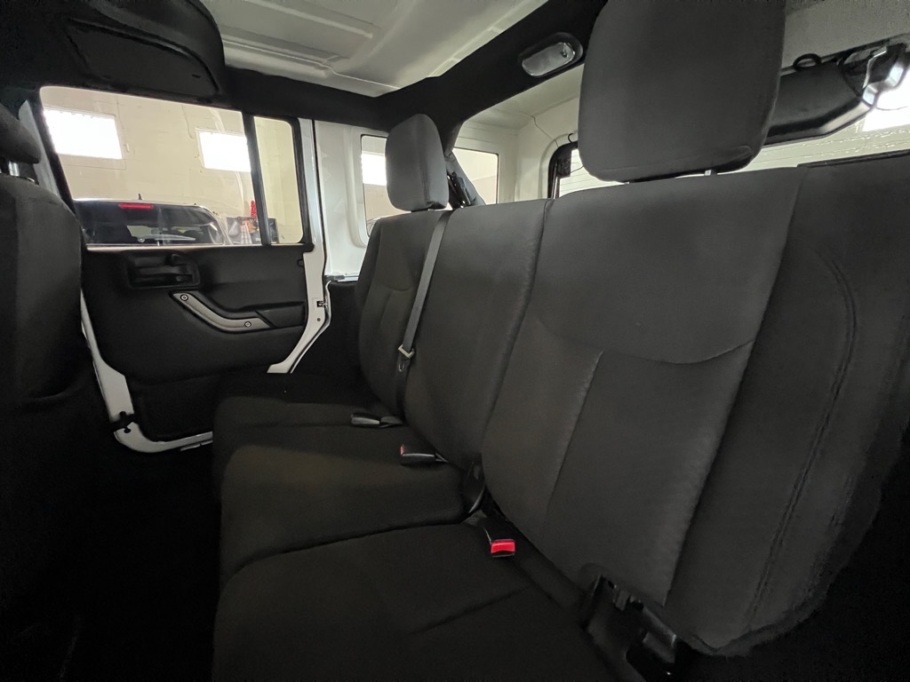 2018 Jeep Wrangler Unlimited Sport S photo 16