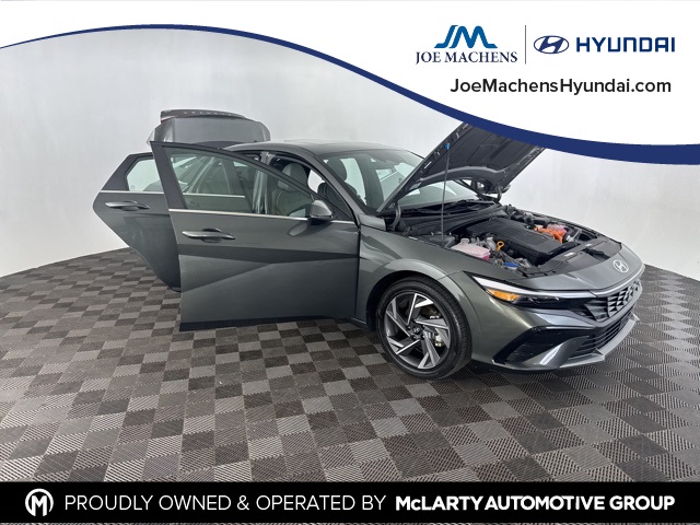 2024 Hyundai Elantra Hybrid Limited photo 10