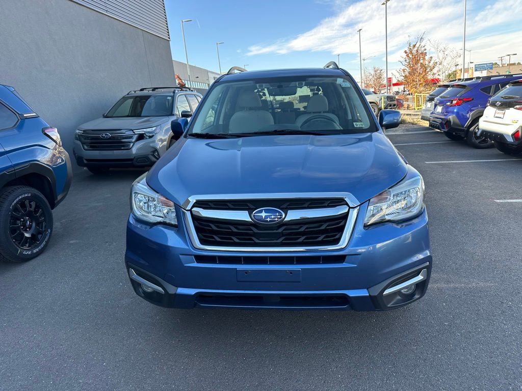 2018 Subaru Forester 2.5i Premium photo 2