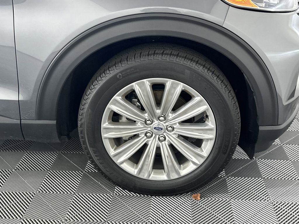 2024 Ford Explorer Limited photo 8
