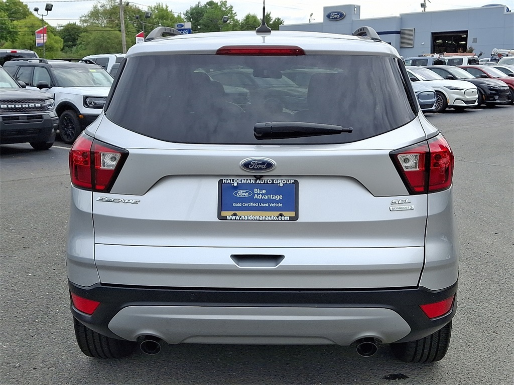 2019 Ford Escape SEL photo 4