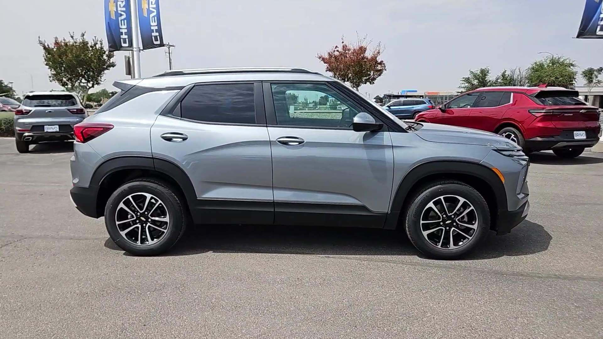 2026 Chevrolet Trailblazer LT photo 2