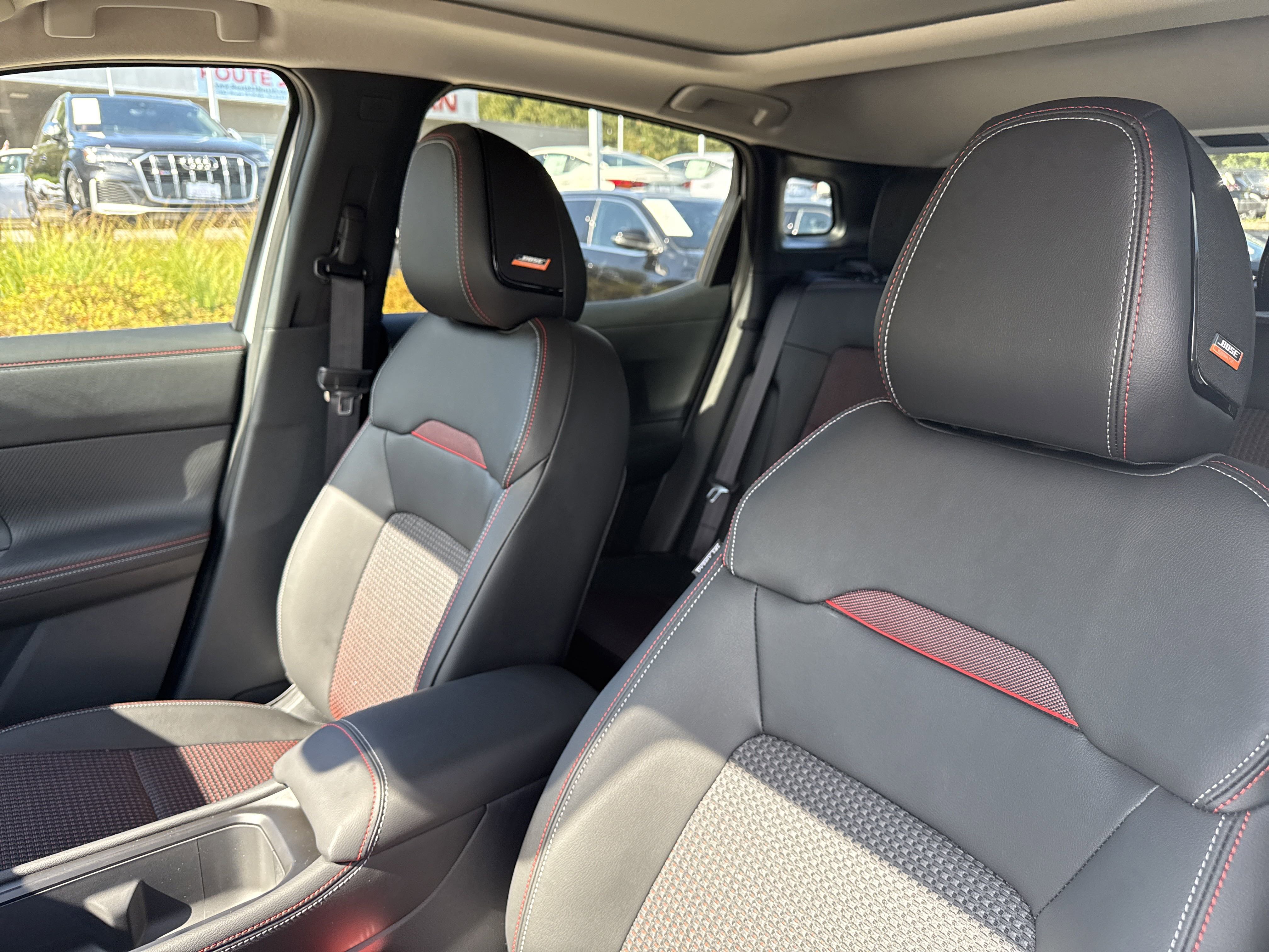 2026 Nissan Kicks SR photo 2