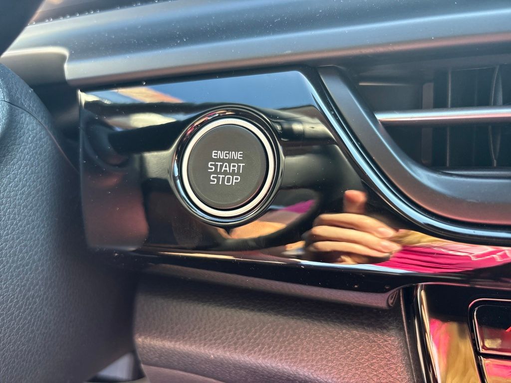 2025 Kia Seltos X-Line photo 13