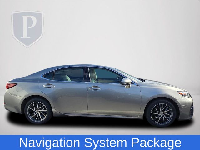 2016 Lexus ES 350 photo 3