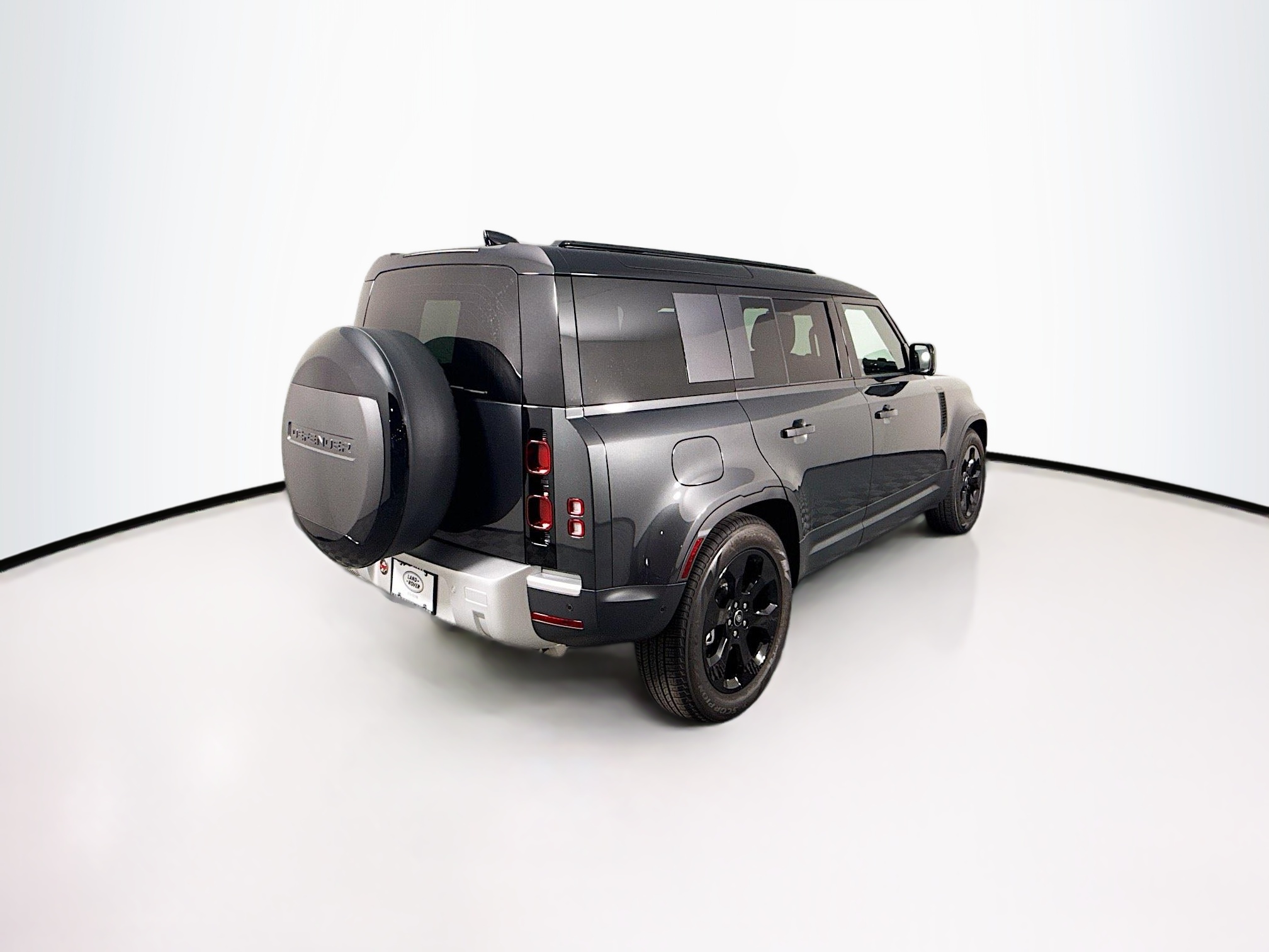 2025 Land Rover Defender 110 S photo 6