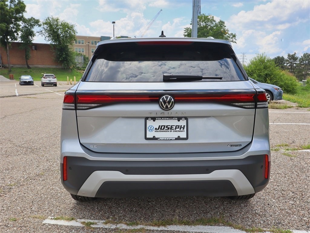 2025 Volkswagen Tiguan SE photo 3