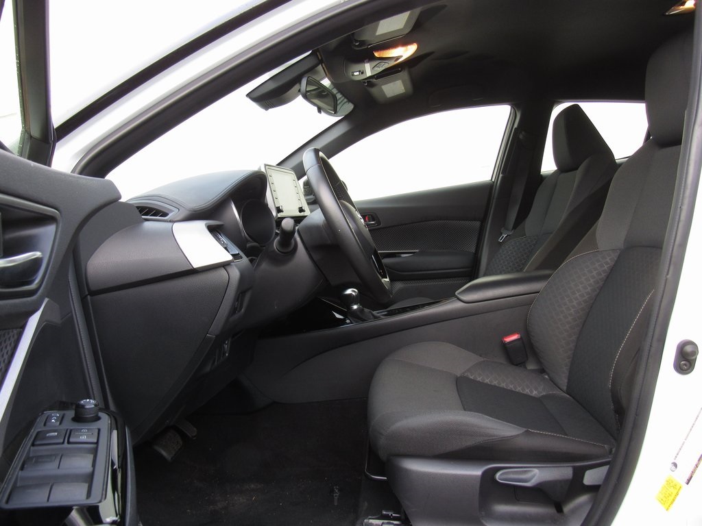 2022 Toyota C-HR Nightshade Edition photo 4