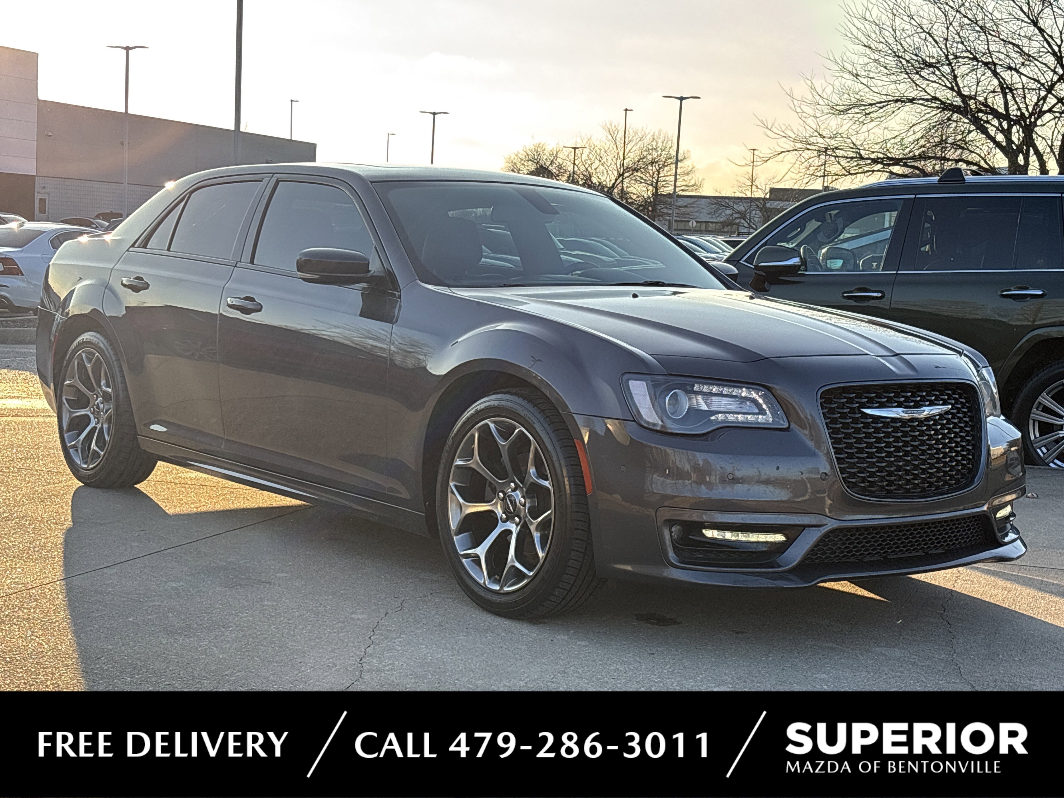 2018 Chrysler 300 S's photo