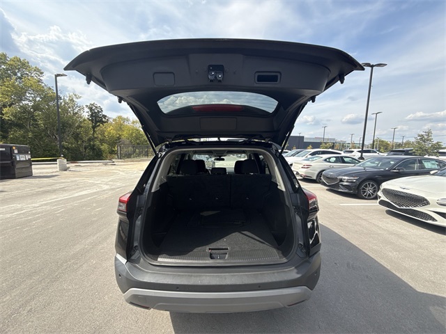 2022 Nissan Rogue S photo 22