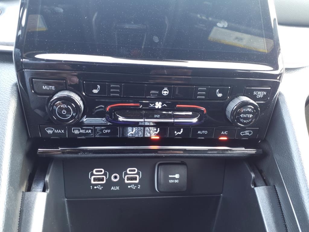 2025 Jeep Grand Cherokee Limited photo 7