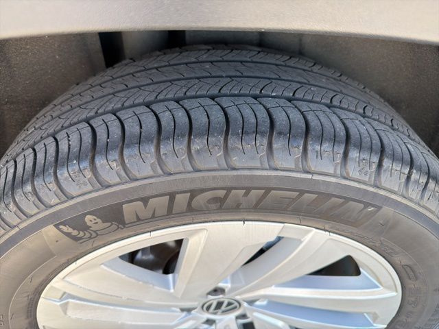 2021 Volkswagen Atlas SEL photo 8