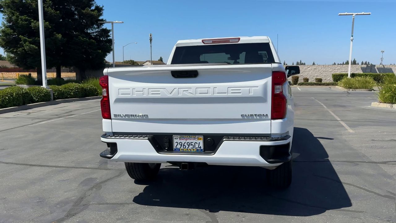 2025 Chevrolet Silverado 1500 Custom photo 5