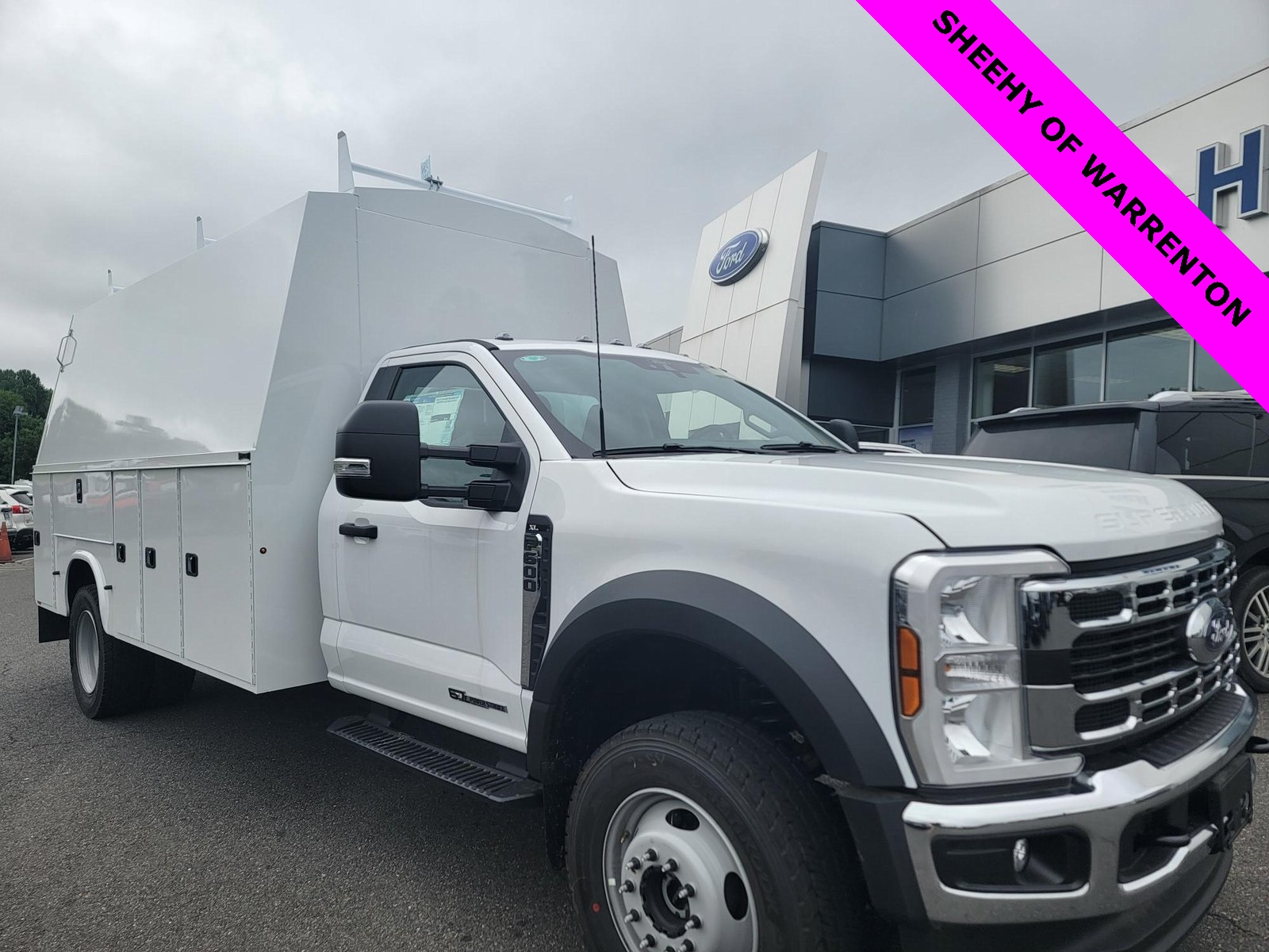 2024 Ford F-600 Super Duty Chassis Cab XL