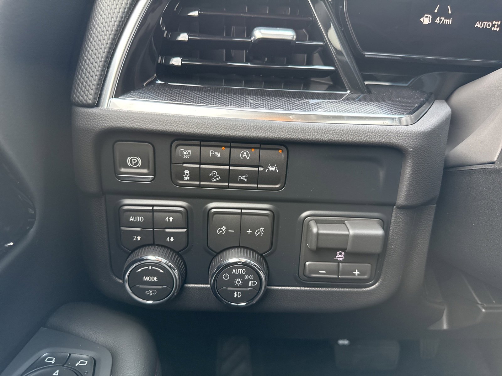 2026 Chevrolet Tahoe RST photo 31