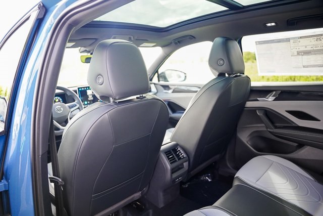 2025 Volkswagen Tiguan SE R-Line Black photo 22