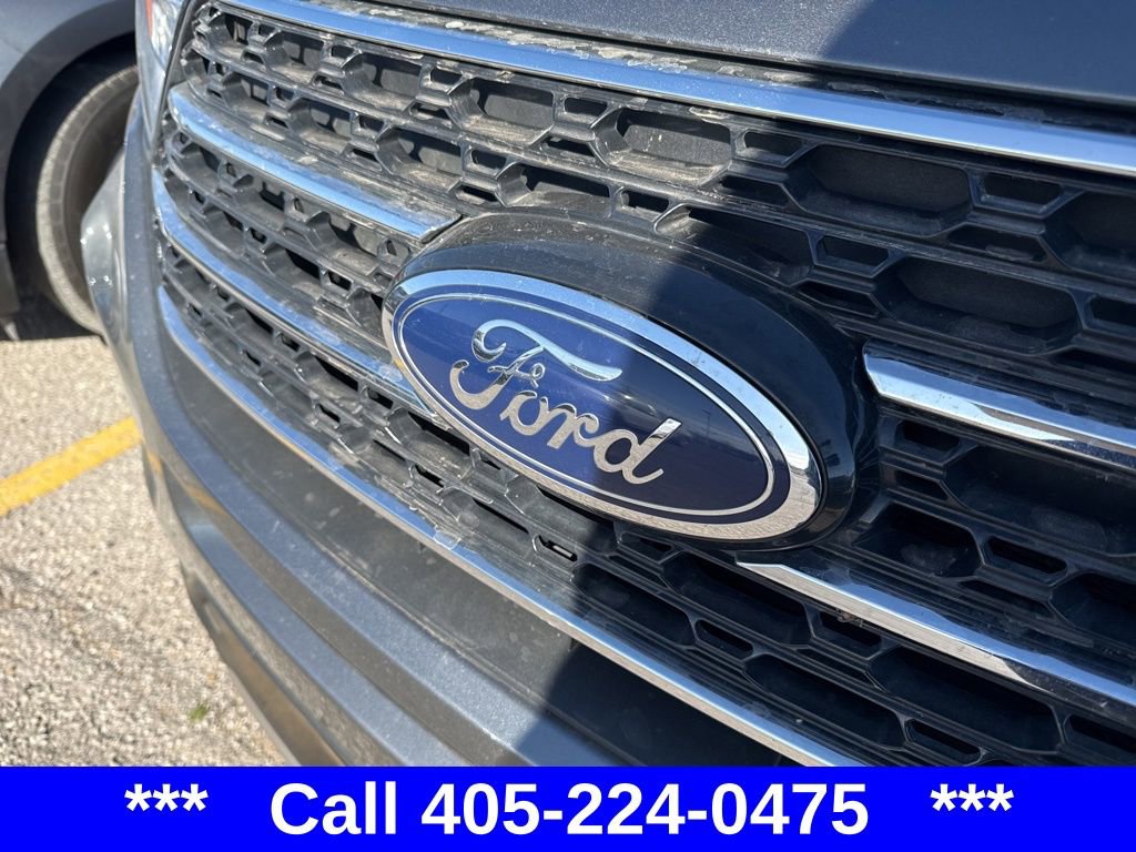 2023 Ford Explorer XLT photo 2