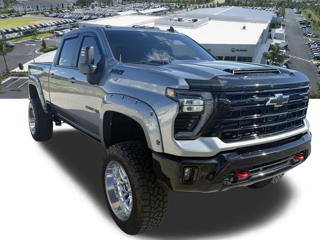 2025 Chevrolet Silverado 2500HD LT photo 2
