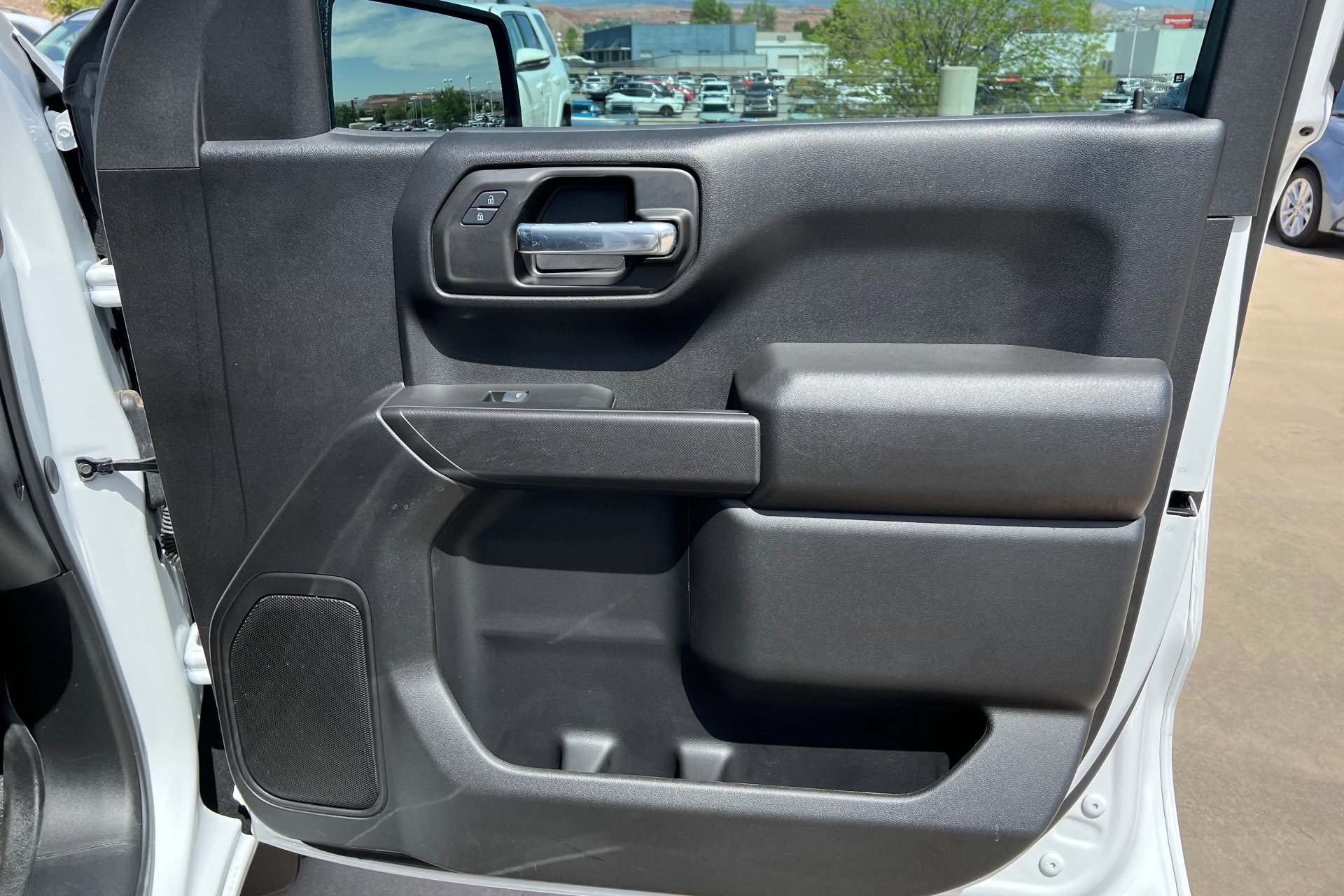 2025 Chevrolet Silverado 1500 Custom photo 22