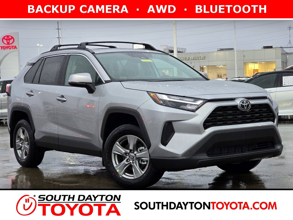 2025 Toyota RAV4 XLE's photo