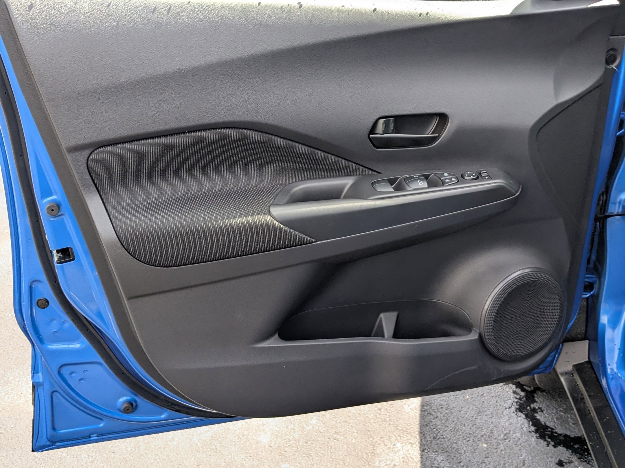 2025 Nissan Kicks Play S photo 11