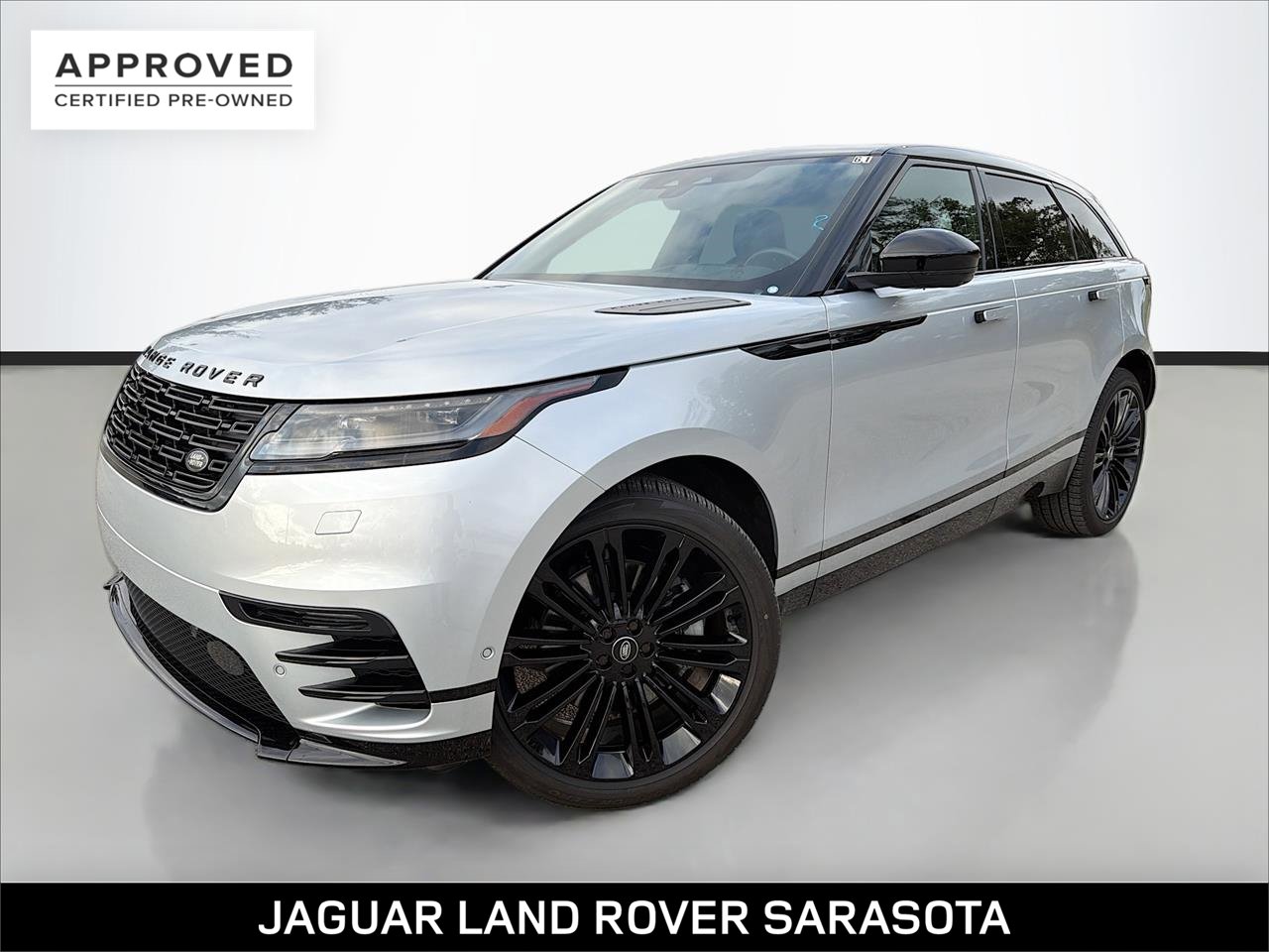 2025 Land Rover Range Rover Velar Dynamic SE's photo