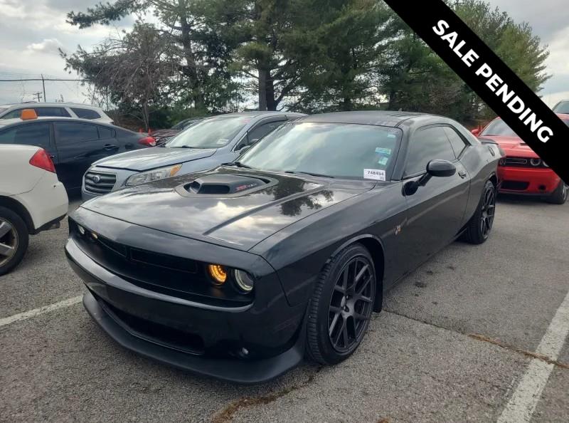 2016 Dodge Challenger Scat Pack's photo