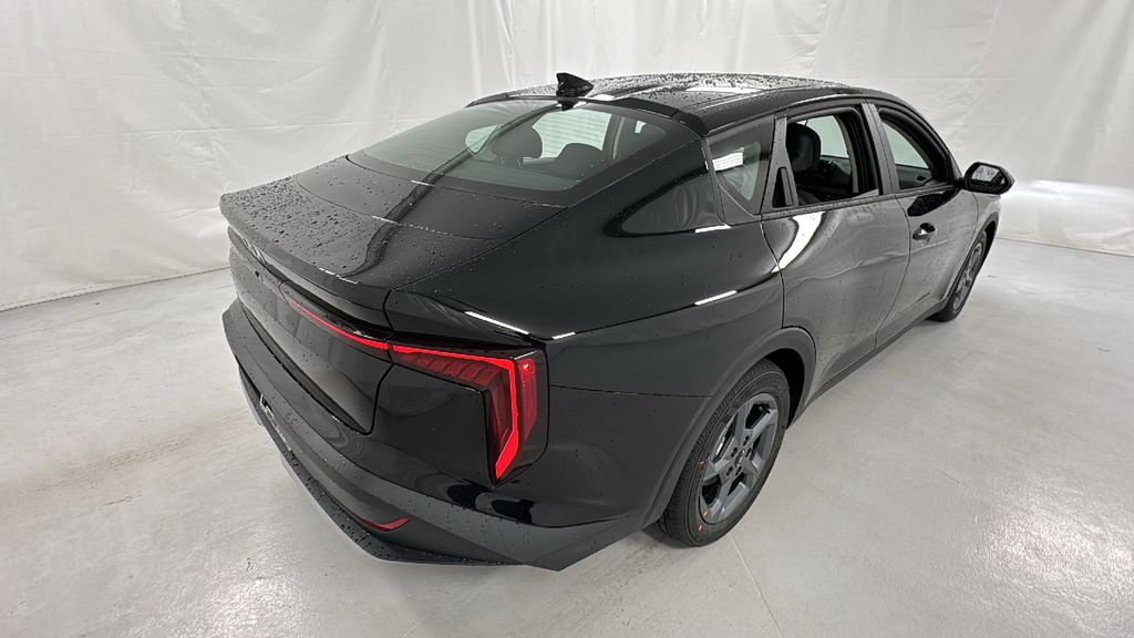 2025 Kia K4 LXS photo 3