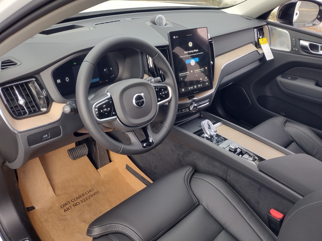 2026 VOLVO XC60 - Image 10