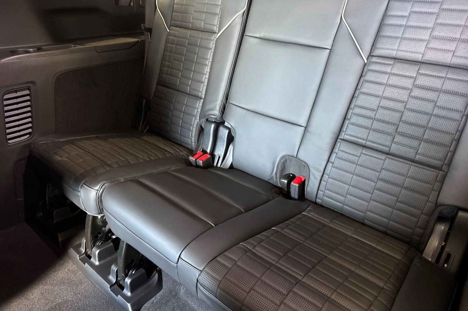 2025 Cadillac Escalade ESV Sport Platinum photo 14