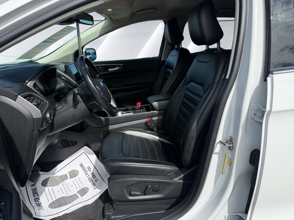 2023 Ford Edge SEL photo 7