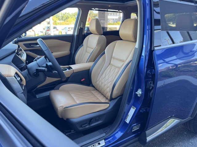 2023 Nissan Rogue Platinum photo 13