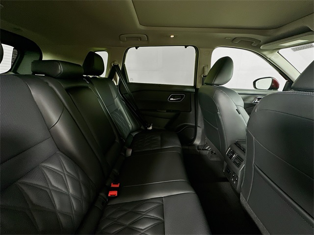 2026 Nissan Rogue Platinum photo 29