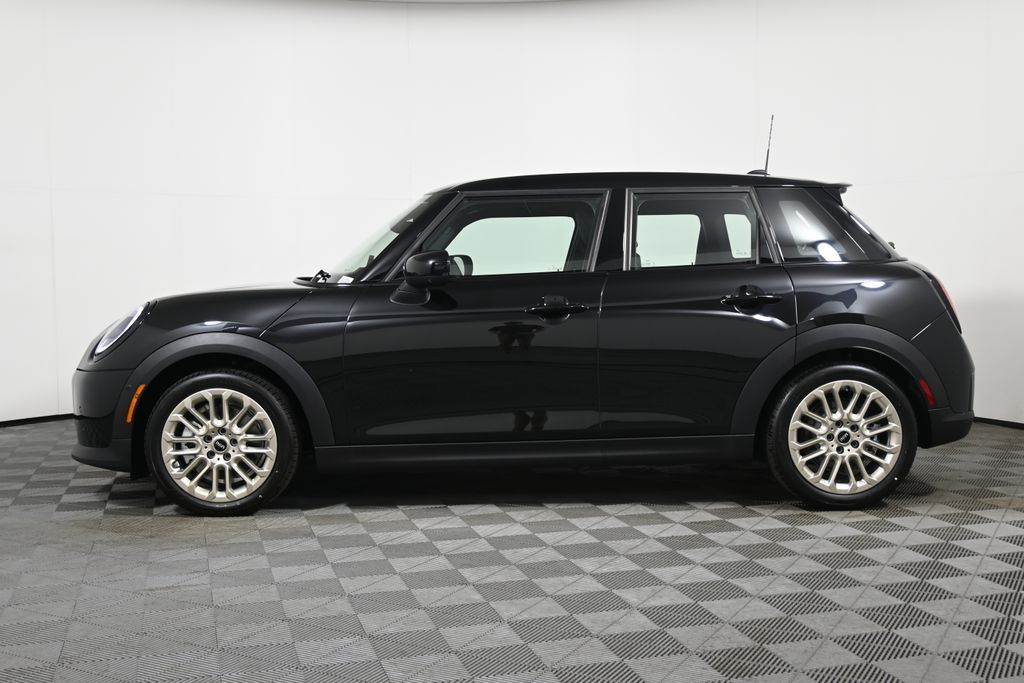 2026 Mini Cooper Hardtop S 4 Door Iconic photo 2