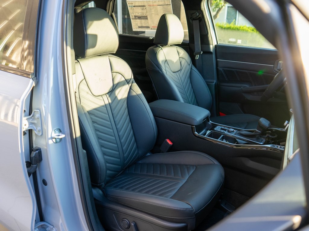 2026 Kia Sorento X-Line SX Prestige photo 6
