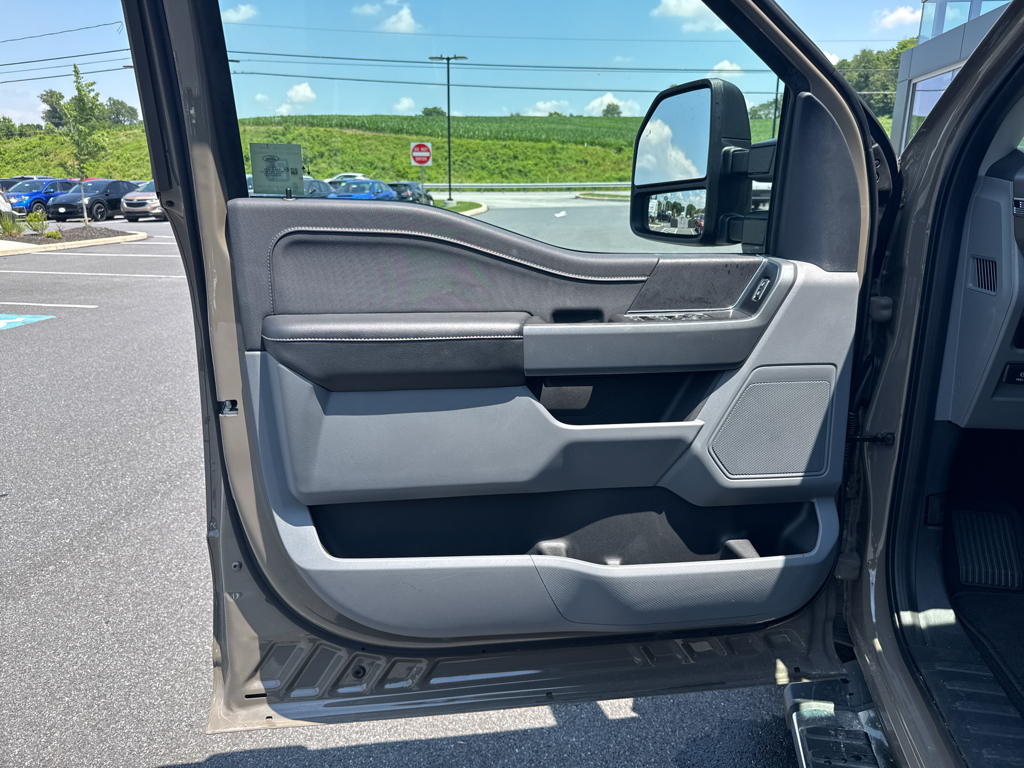 2025 Ford F-150 XLT photo 30