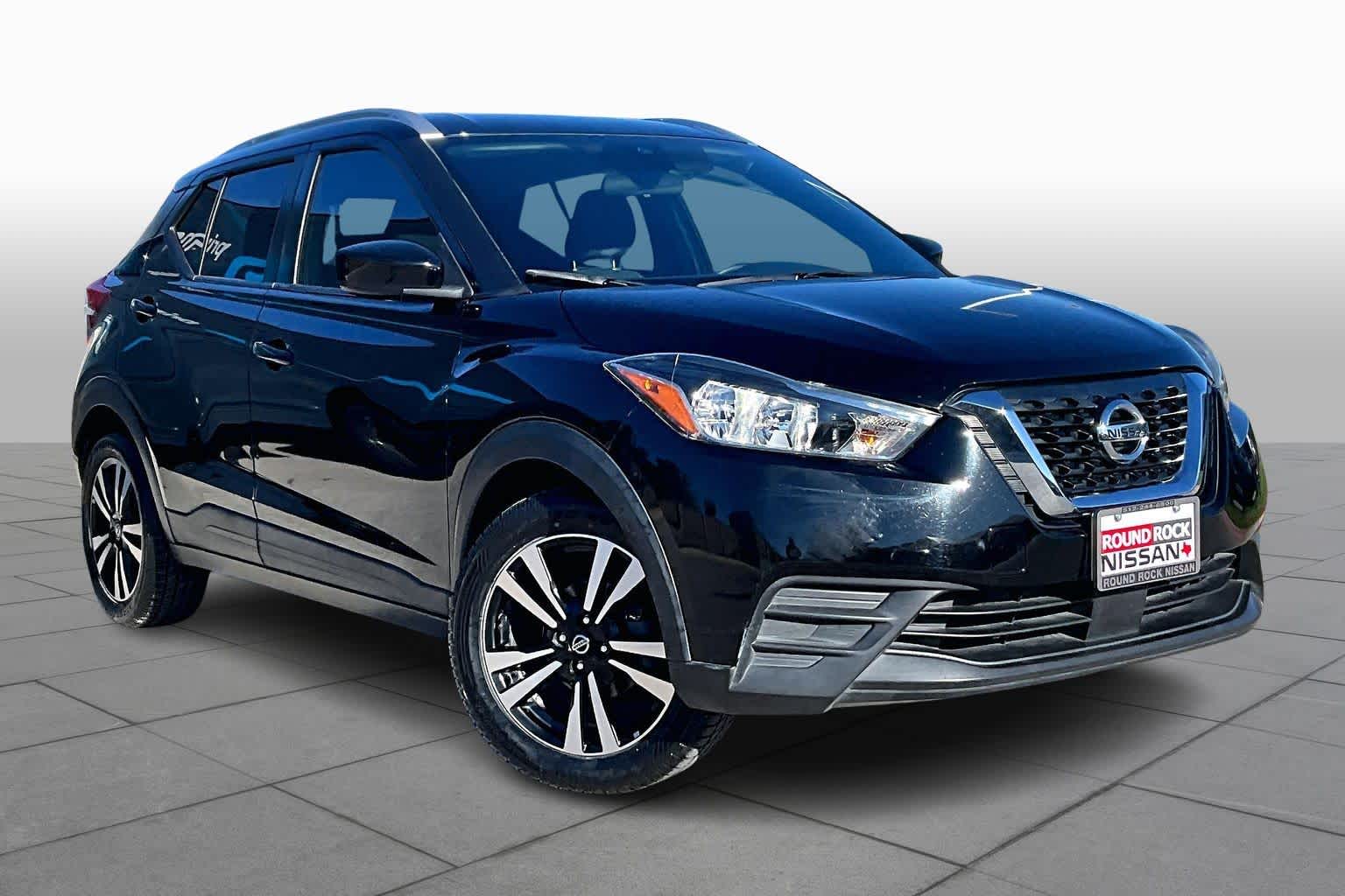 2020 Nissan Kicks SV photo 2