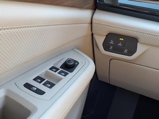 2026 Volkswagen Atlas SE Technology photo 22