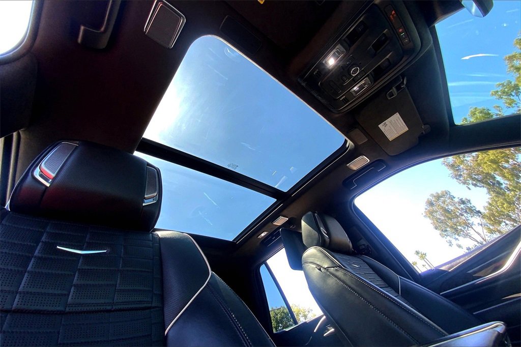 2022 Cadillac Escalade Premium Luxury Platinum photo 13